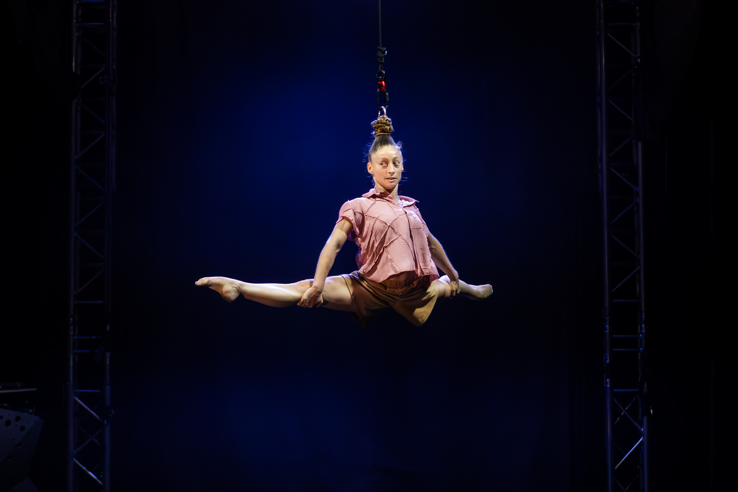 Cirkus-Cirkor-Tipping-Point_photo-Hakan-Larsson_9001_lowres