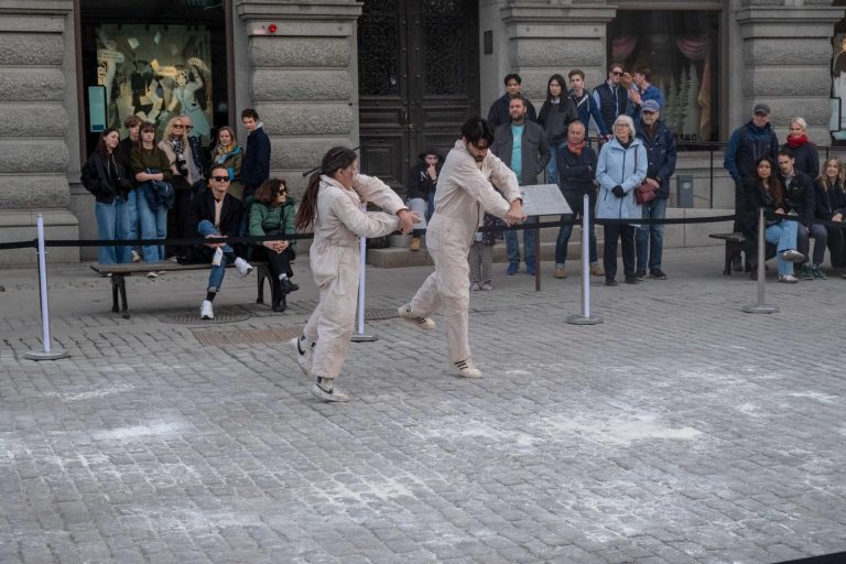 Dance performance (C) Federico Feusi